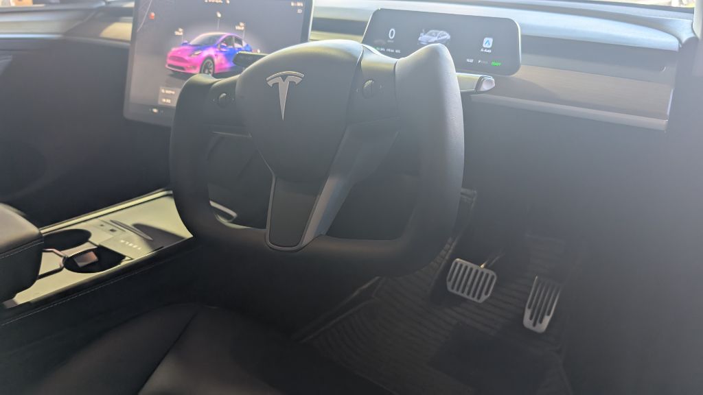 テスラ Model Y にヨークハンドルを取付｜久々の施工で約2時間【BeQL 施工事例】